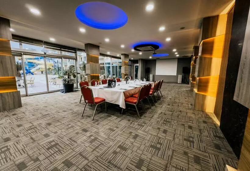 Elegance Resort Hotel & Spa Wellness Aqua