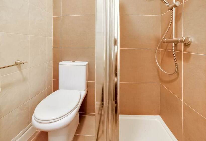 هتل The Gullivers