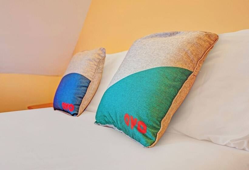 هتل The Gullivers