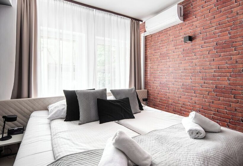 בית מלון כפרי Delta