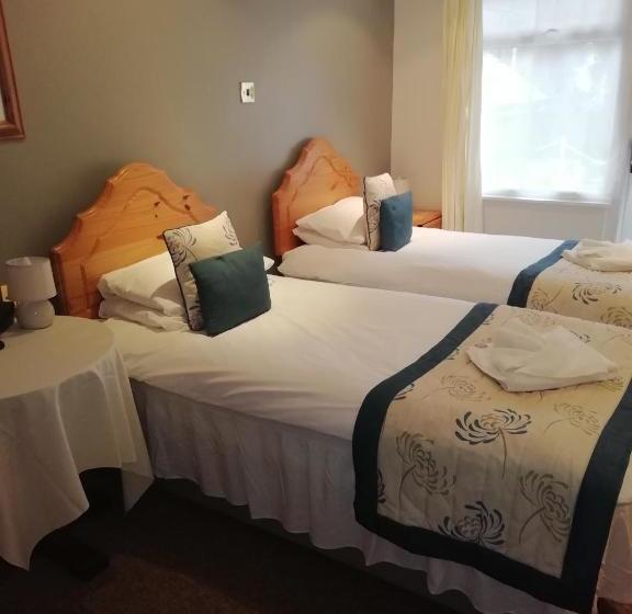 Hotel The Retreat Manor Spa