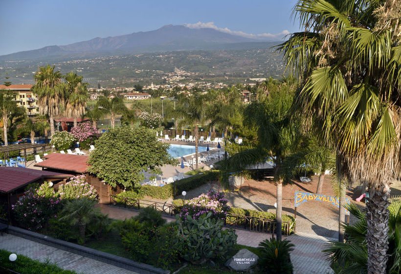 ホテル Fondachello Resort