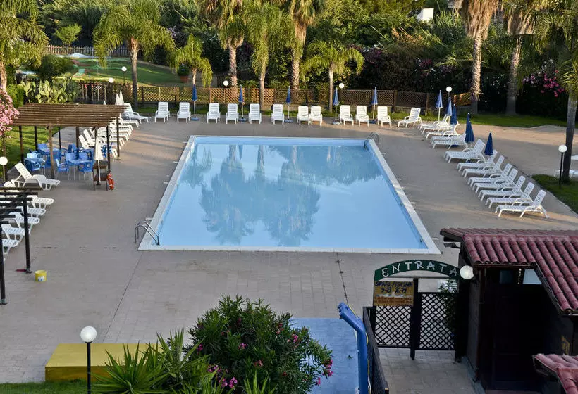 ホテル Fondachello Resort