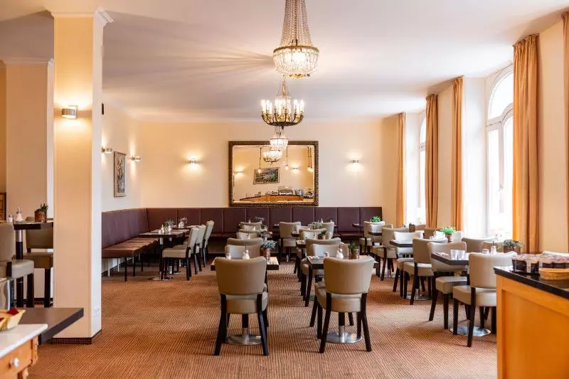 酒店 Novum Kronprinz Hamburg Hauptbahnhof