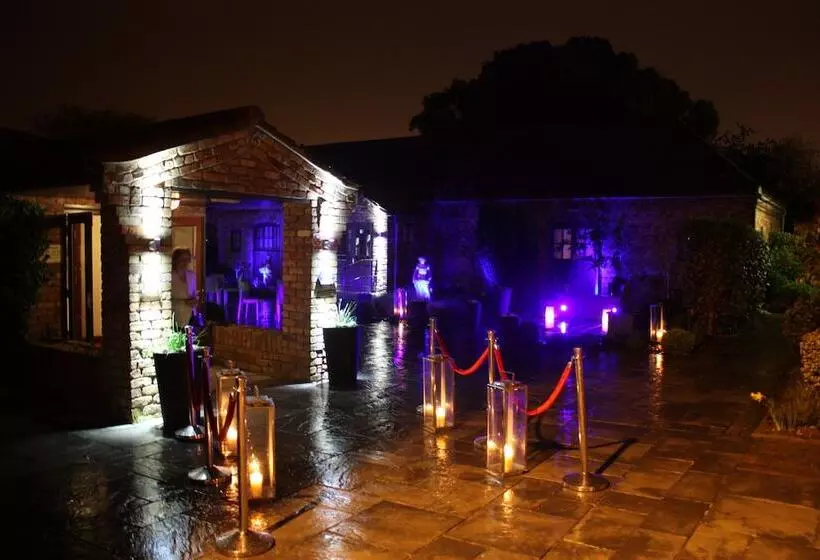 Отель The Ashbourne