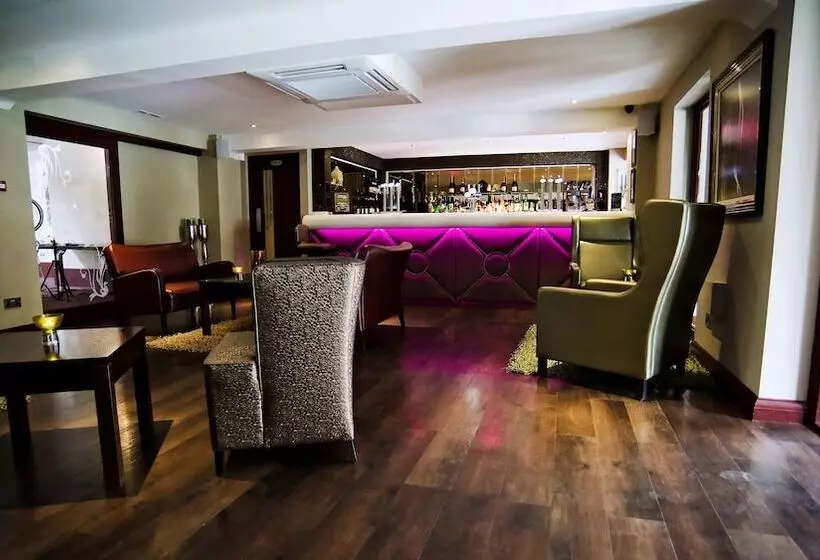 Отель The Ashbourne