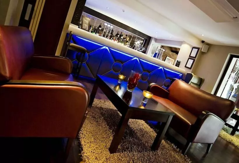 Отель The Ashbourne