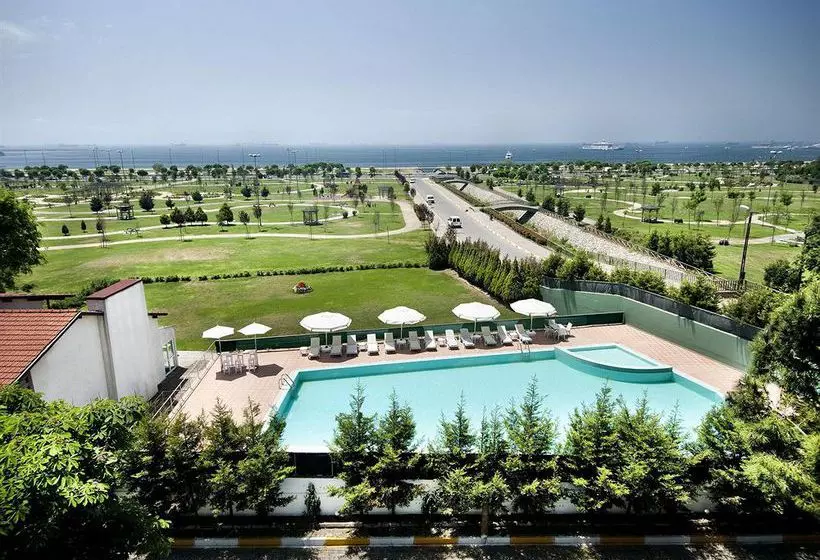 هتل The Pendik Residence