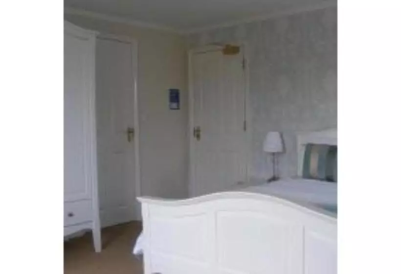 בית מלון כפרי The Old Lodge