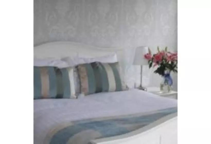 בית מלון כפרי The Old Lodge