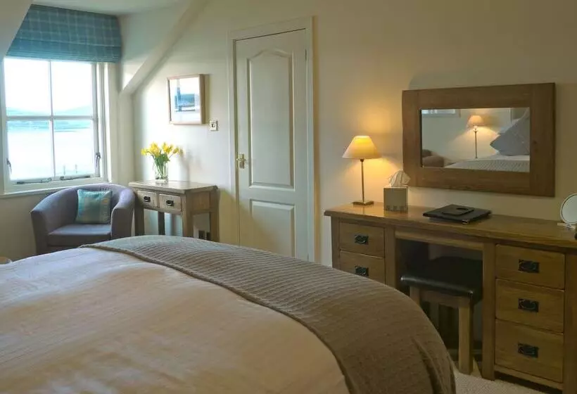 Отель The Pierhouse