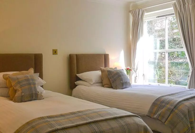 Отель The Pierhouse