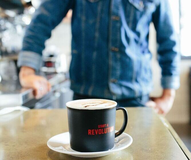 酒店 The Revolution