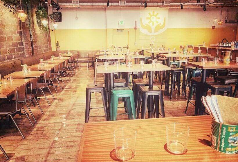 酒店 The Revolution