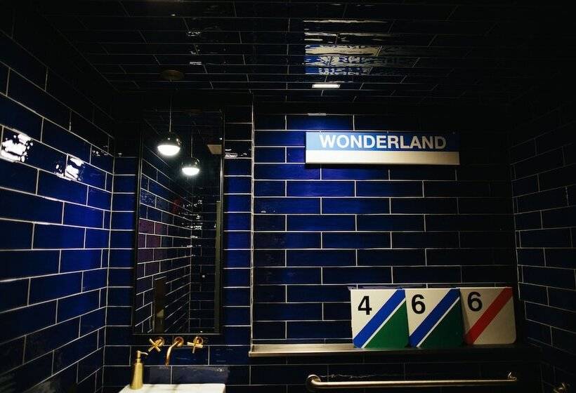 酒店 The Revolution