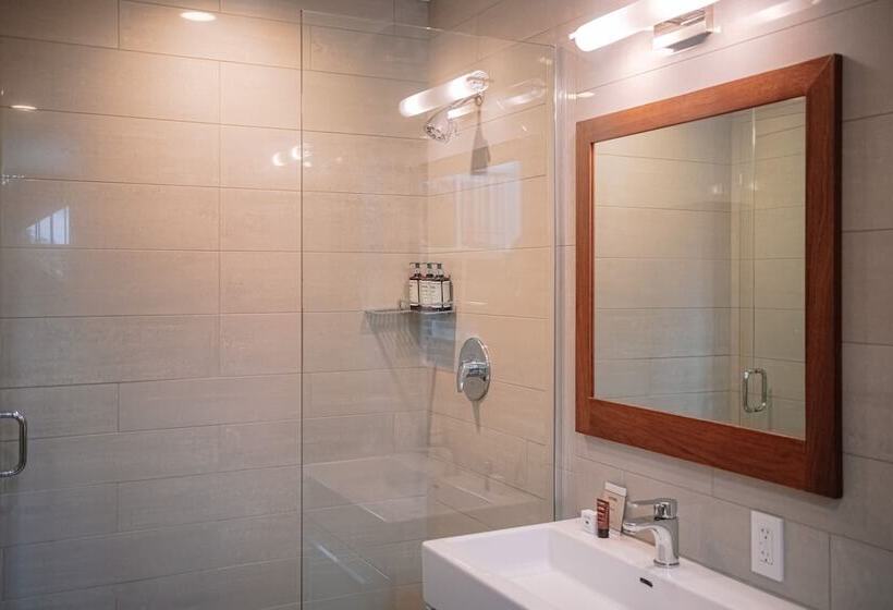 酒店 The Revolution