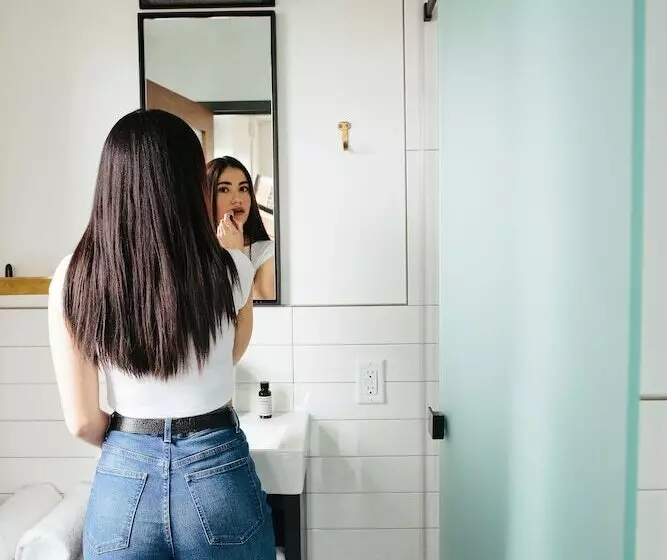 هتل The Revolution