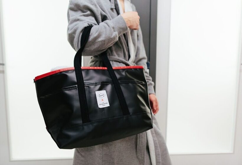 酒店 The Revolution