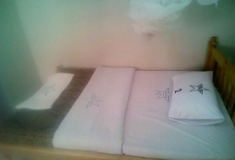 تختخواب و صبحانه Nyeri Star Rest And Lodge