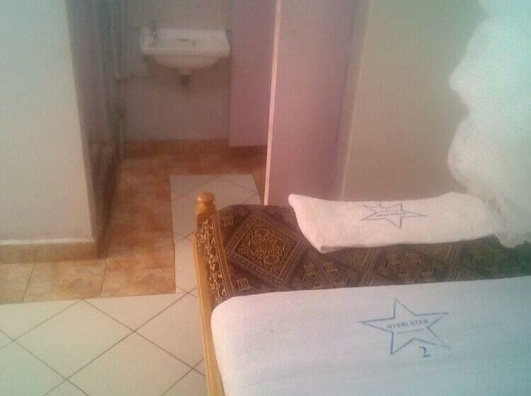 تختخواب و صبحانه Nyeri Star Rest And Lodge