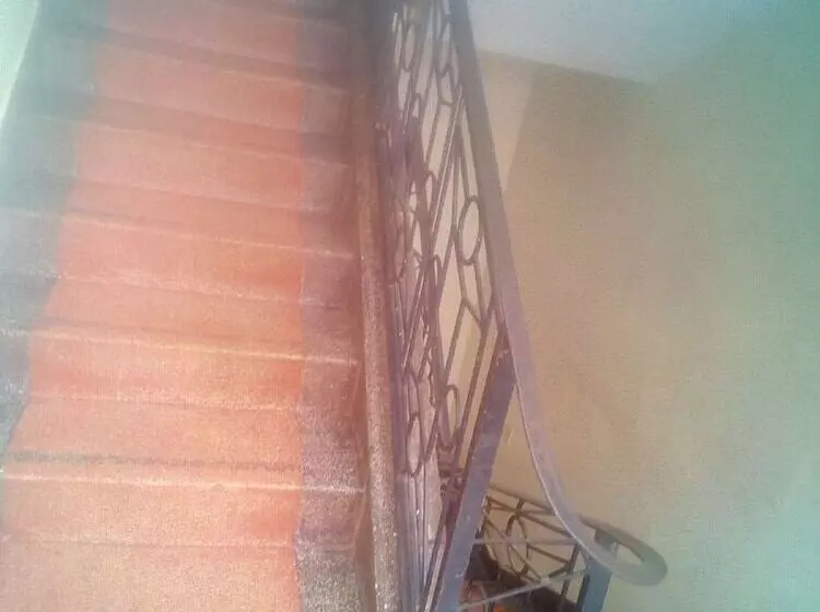 تختخواب و صبحانه Nyeri Star Rest And Lodge