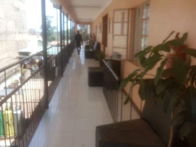 تختخواب و صبحانه Spoon Zoom Malazi