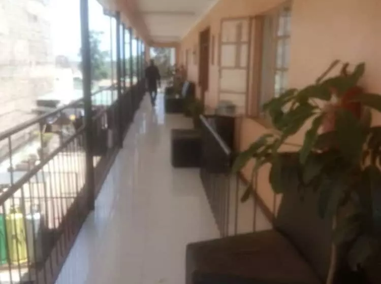 تختخواب و صبحانه Spoon Zoom Malazi