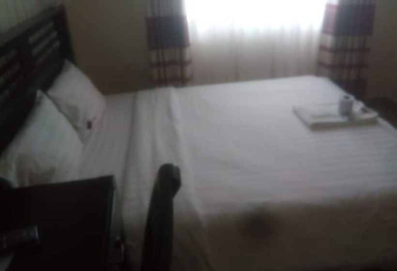 تختخواب و صبحانه Spoon Zoom Malazi