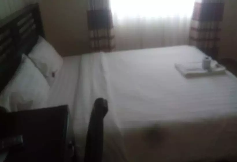 تختخواب و صبحانه Spoon Zoom Malazi