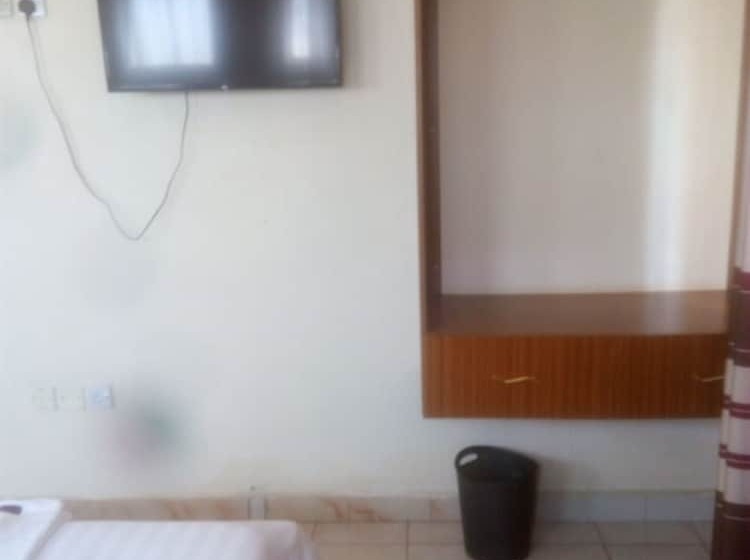 تختخواب و صبحانه Spoon Zoom Malazi