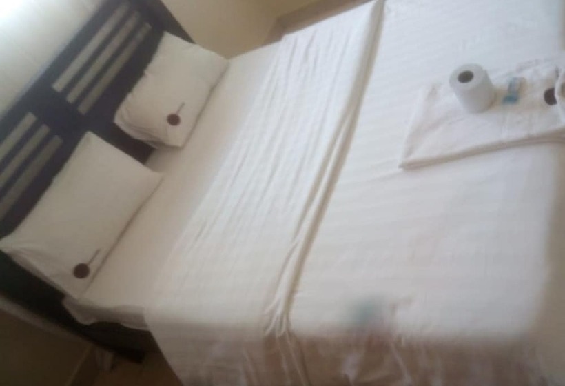 تختخواب و صبحانه Spoon Zoom Malazi