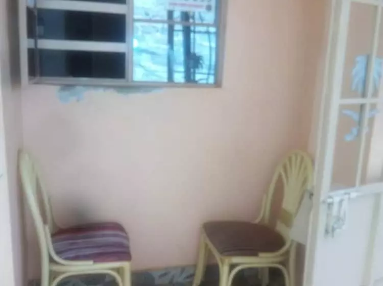 تختخواب و صبحانه Spoon Zoom Malazi