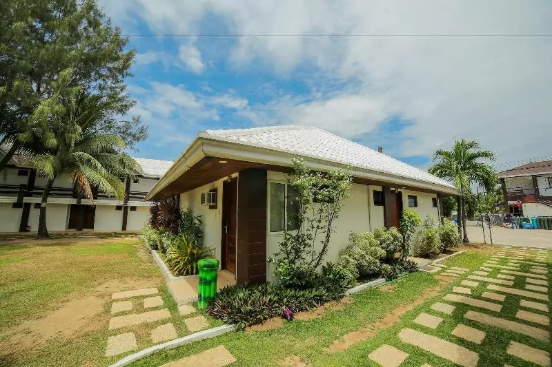 Hotelli Bataan White Corals Beach Resort