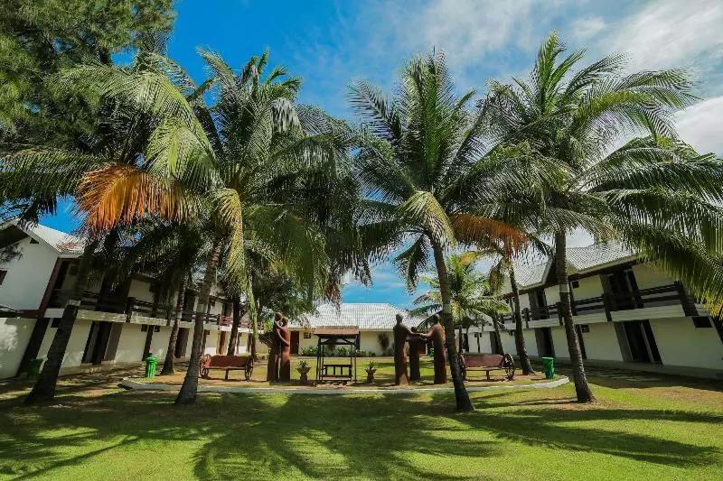 Hotelli Bataan White Corals Beach Resort