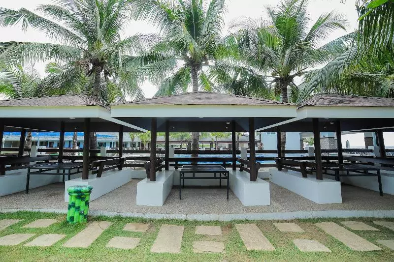 Hotelli Bataan White Corals Beach Resort