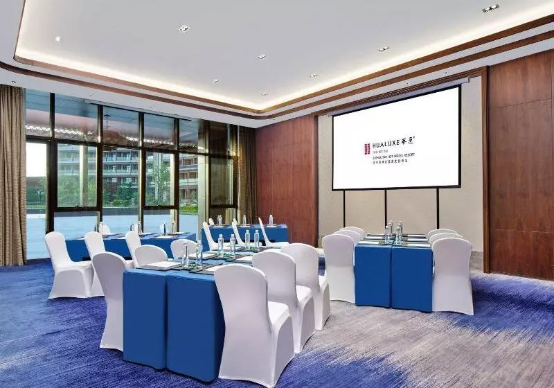 Hotelli Hualuxe Suzhou Bay Hot Spring Resort, An Ihg