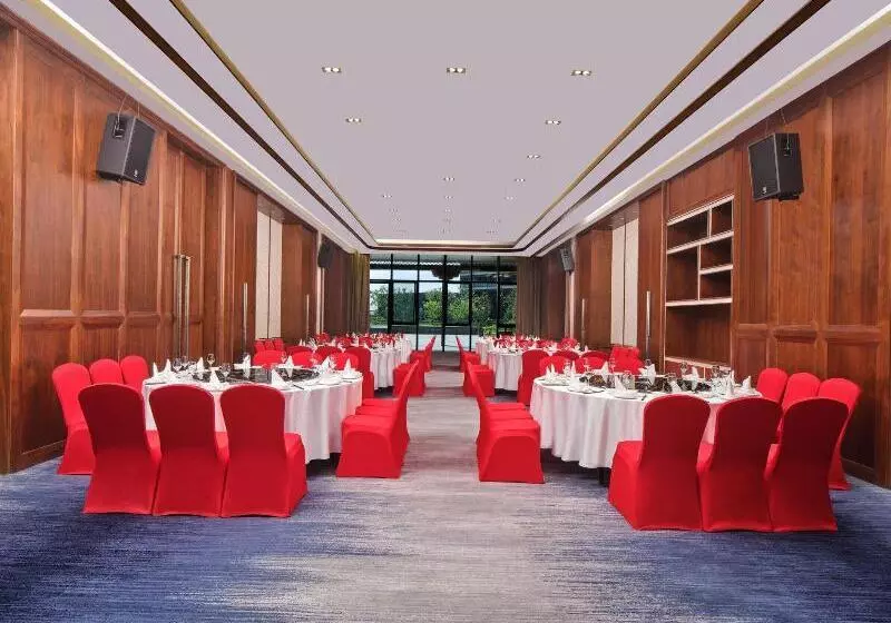 Hotelli Hualuxe Suzhou Bay Hot Spring Resort, An Ihg