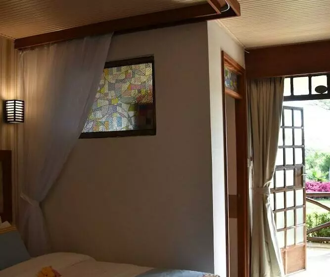 Hotel Starling Bird Resort