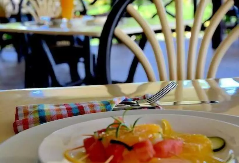 Hotel Starling Bird Resort