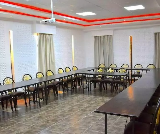 Hotel Starling Bird Resort