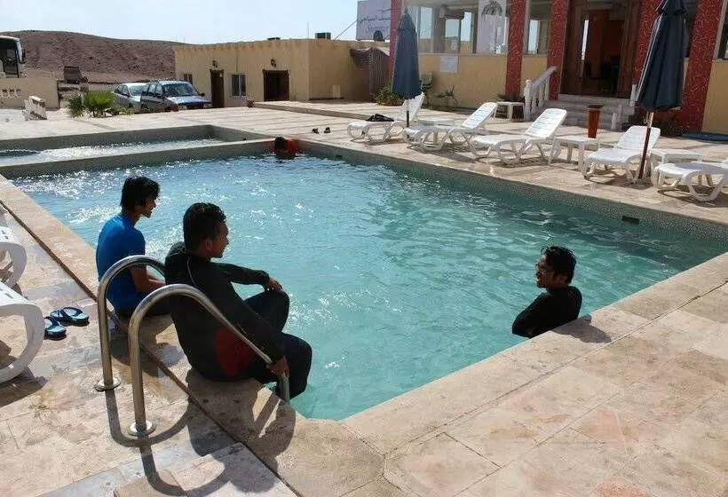 هتل Summer Bay Resort