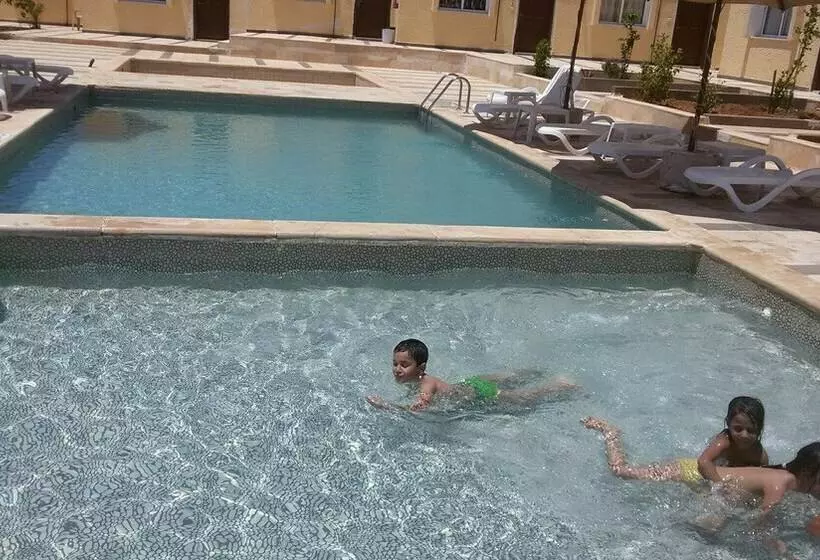 هتل Summer Bay Resort
