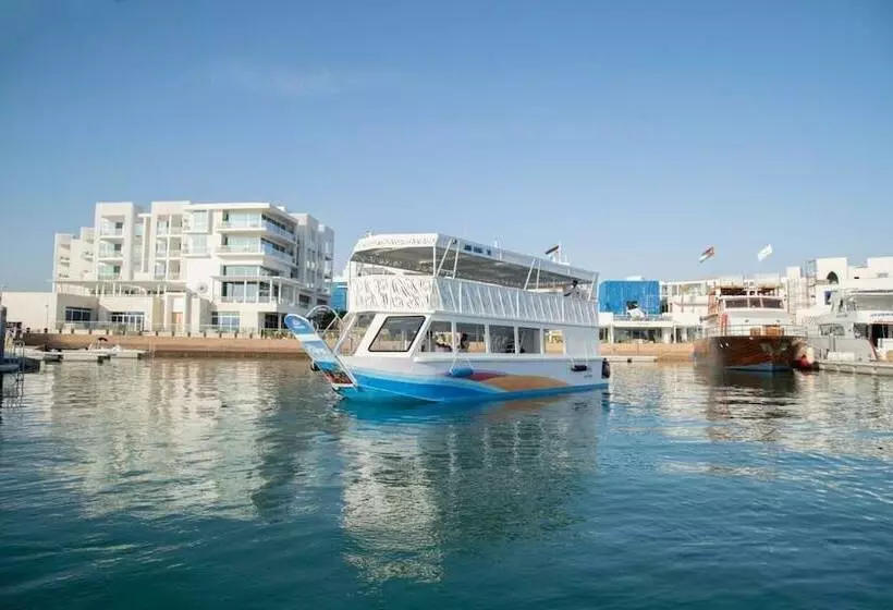 هتل Summer Bay Resort