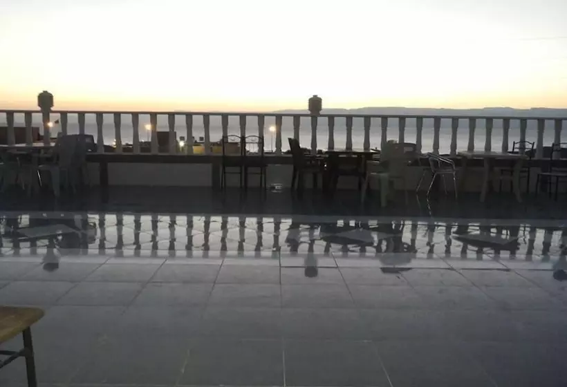 هتل Summer Bay Resort