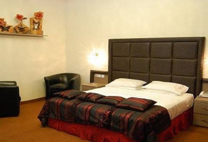 هتل The Prestige Villa Kano