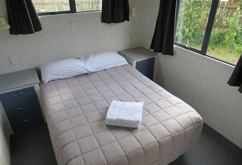 酒店 Whanganui Seaside Holiday Park