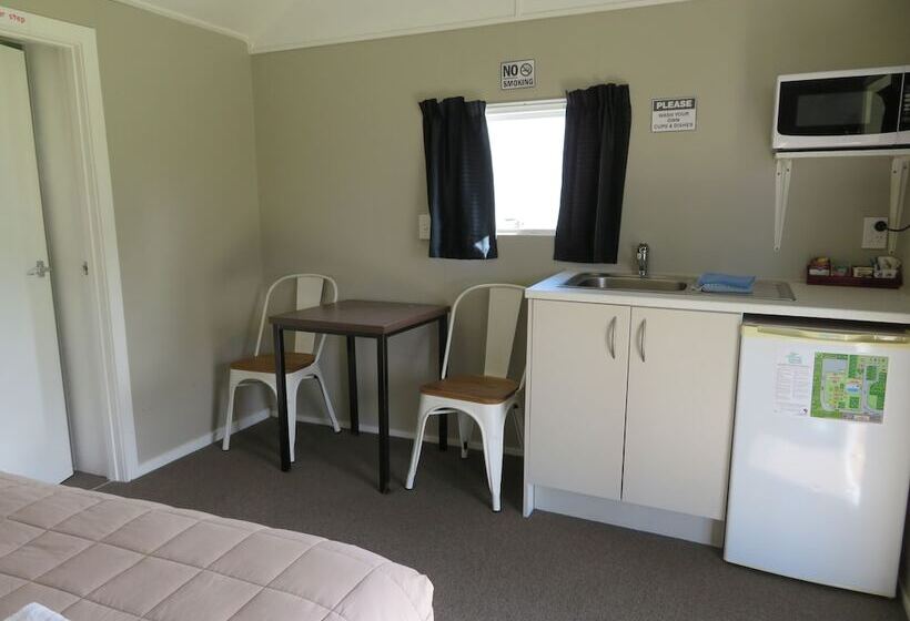 酒店 Whanganui Seaside Holiday Park