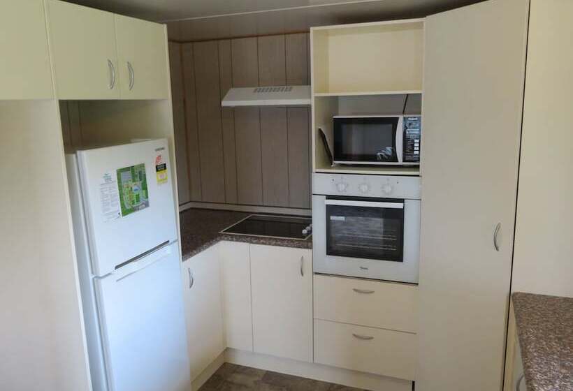 酒店 Whanganui Seaside Holiday Park