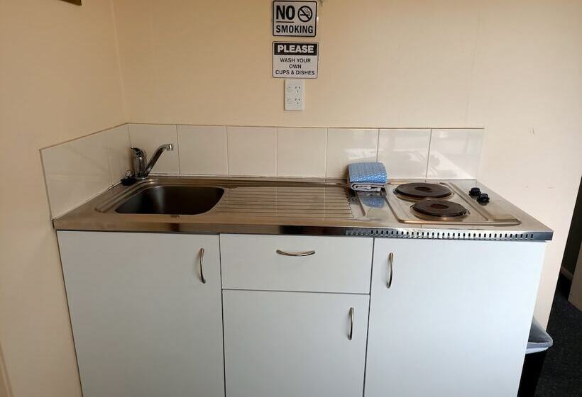 酒店 Whanganui Seaside Holiday Park