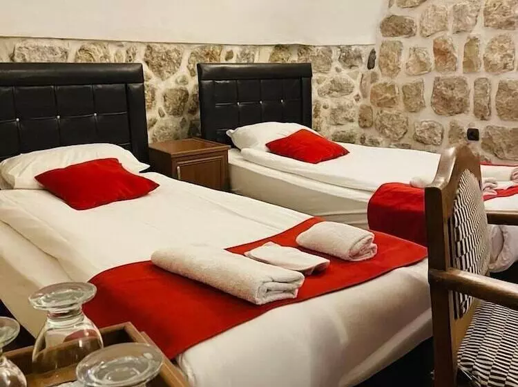 Kadim Otel